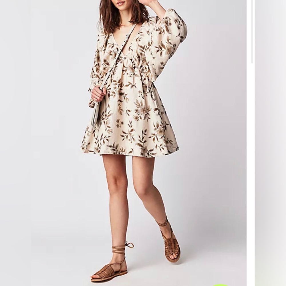 LAST CHANCE GOING TO CONSIGN Free People Cream Floral Mini Dress
